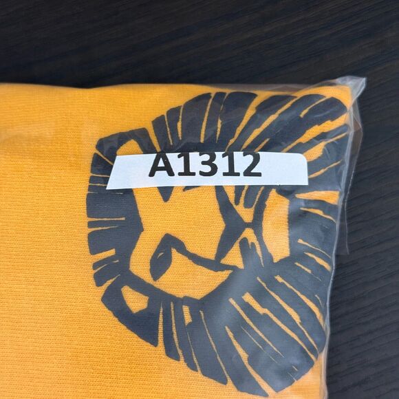 The Lion King Spirit Jersey Adult Small Ombre Orange Yellow Walt Disney World S - Picture 11 of 11